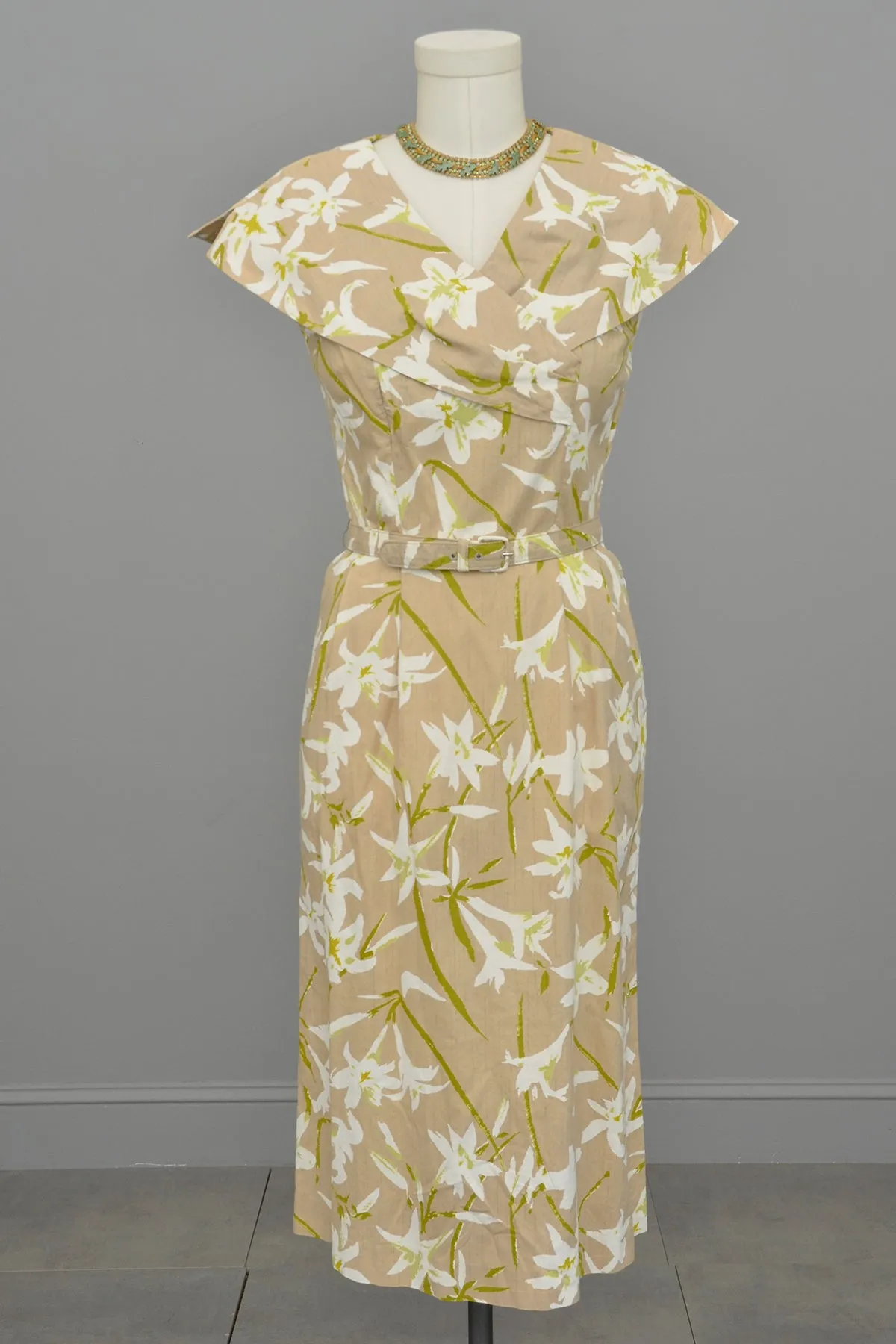 1940s 50s Taupe Novelty Lily Print Wiggle Dress