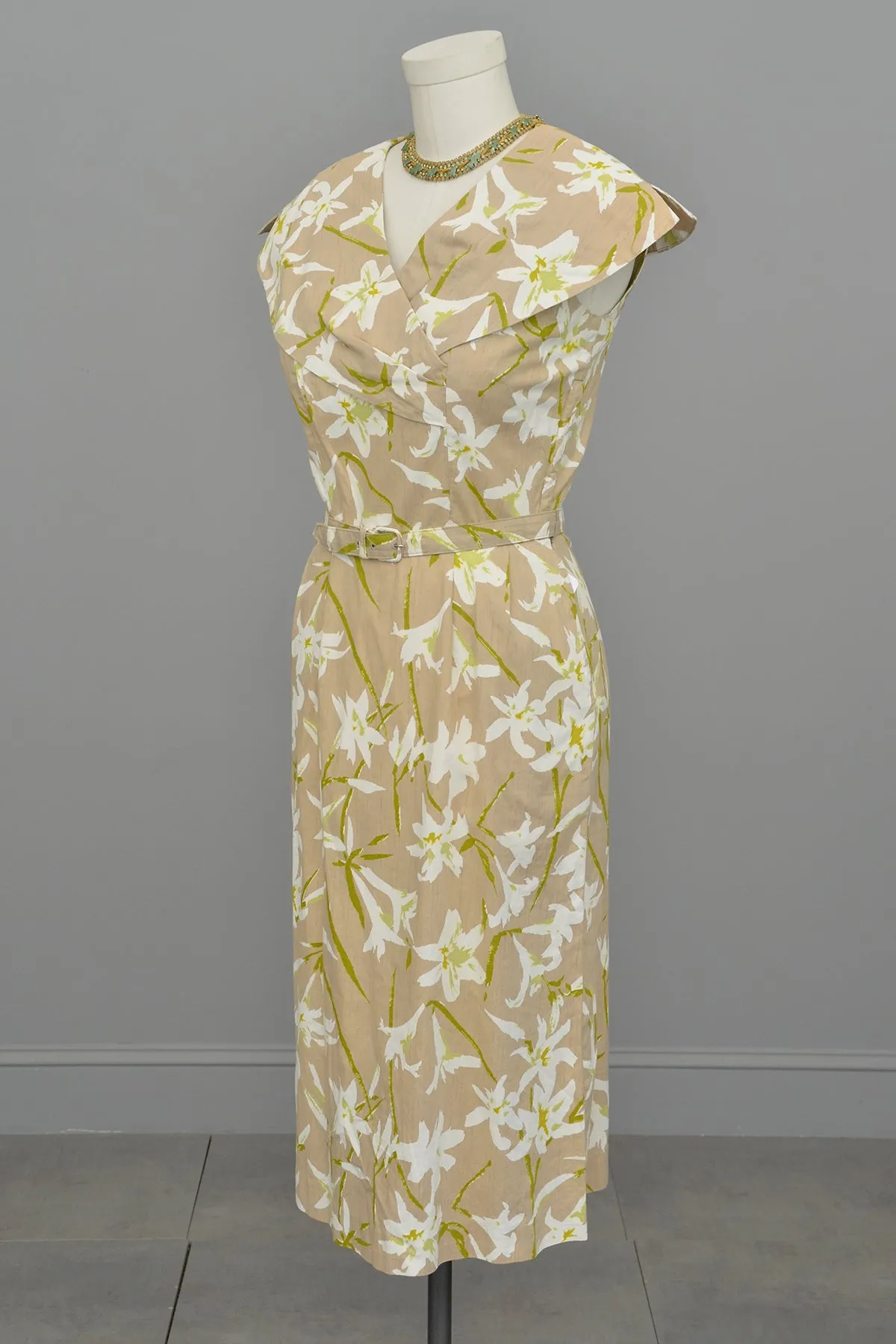 1940s 50s Taupe Novelty Lily Print Wiggle Dress