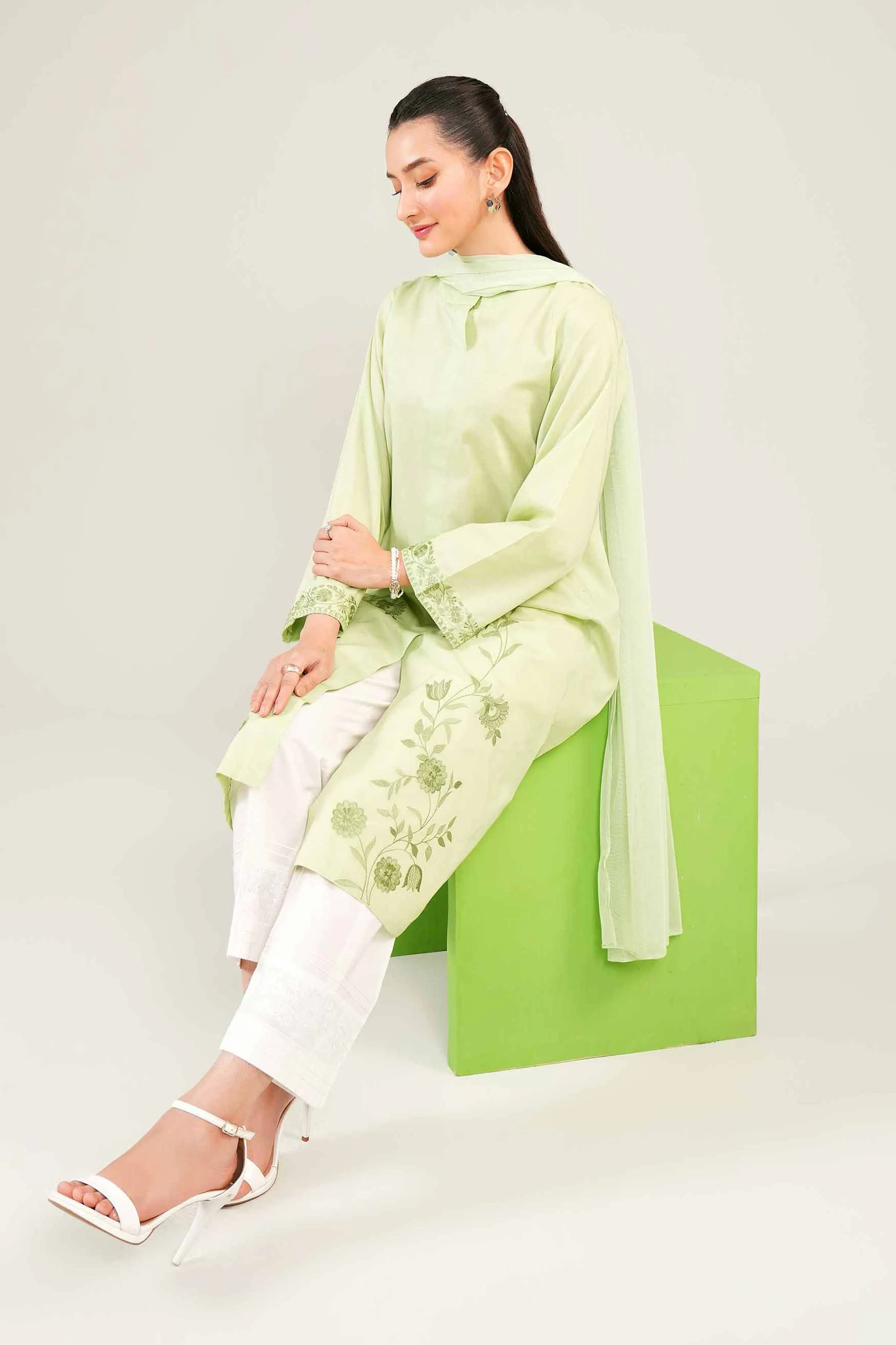 2 Piece - Embroidered Suit - PE24-88