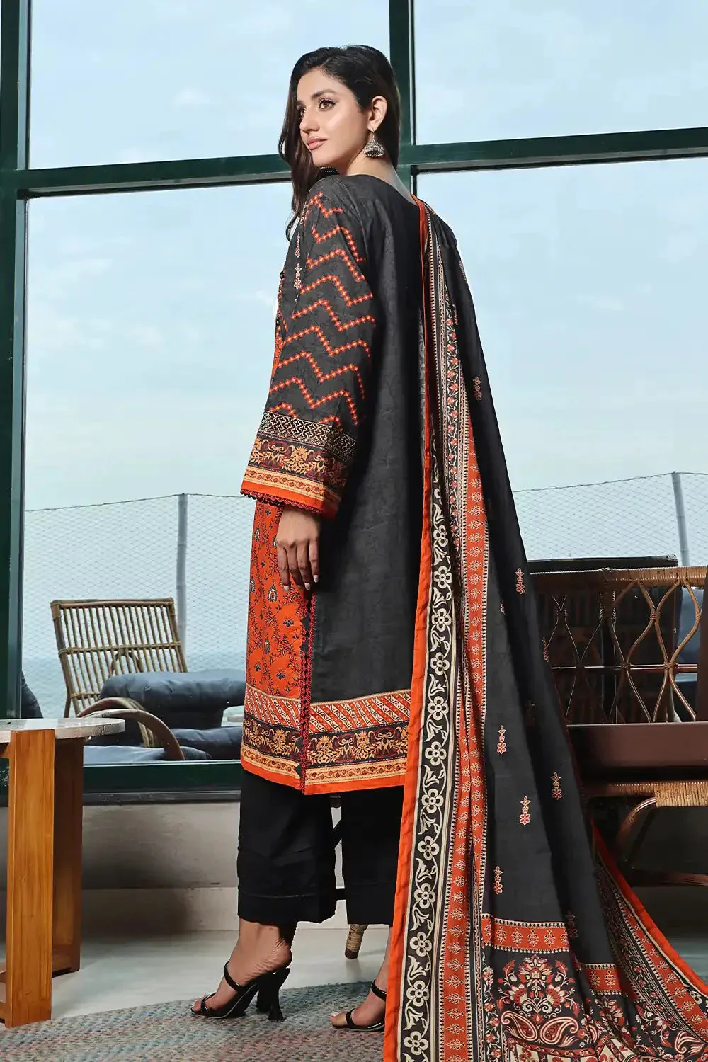 3PC Embroidered Unstitched Lawn Suit KL-2428