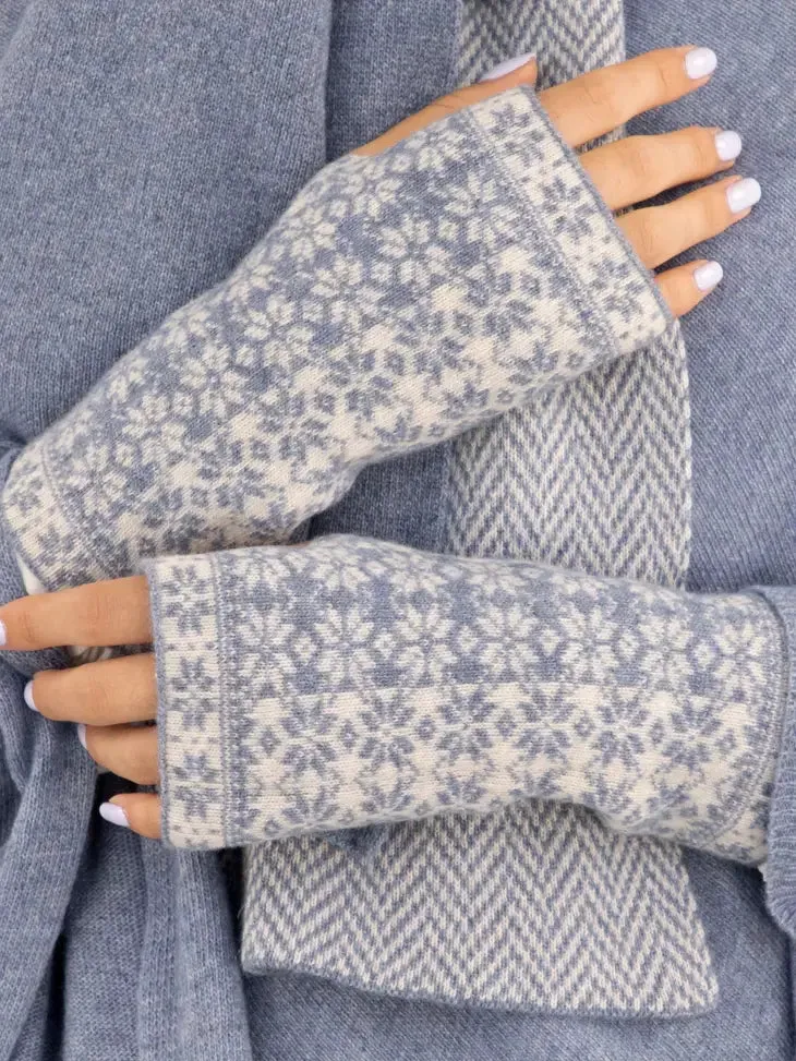 Cadenza Italy Cashmere Blend Scandi Wrist Warmers - Silver and White