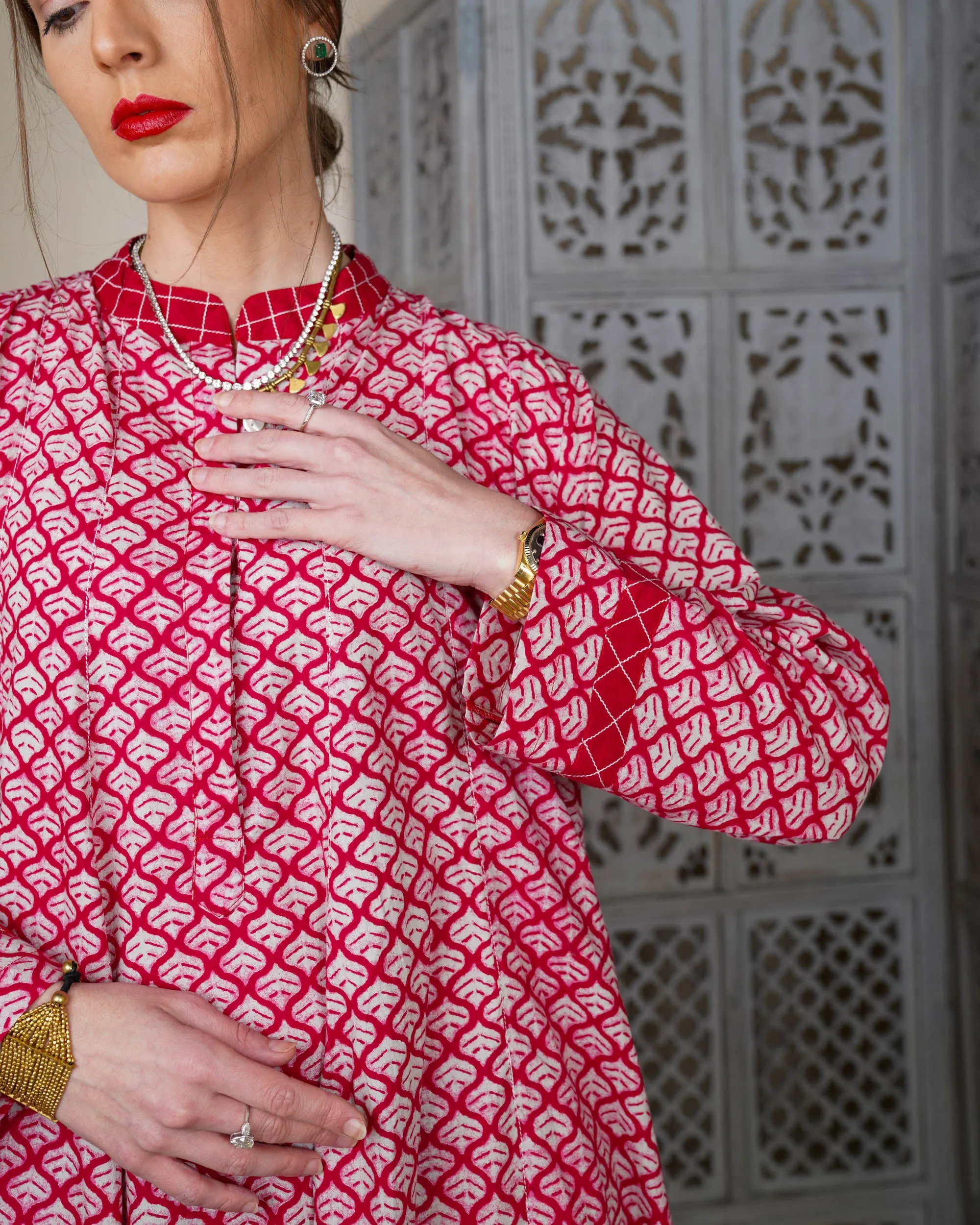 Embroidered collar and front lines and button style with klosh design and long sleeves cotton kaftan 2964 - قفطان