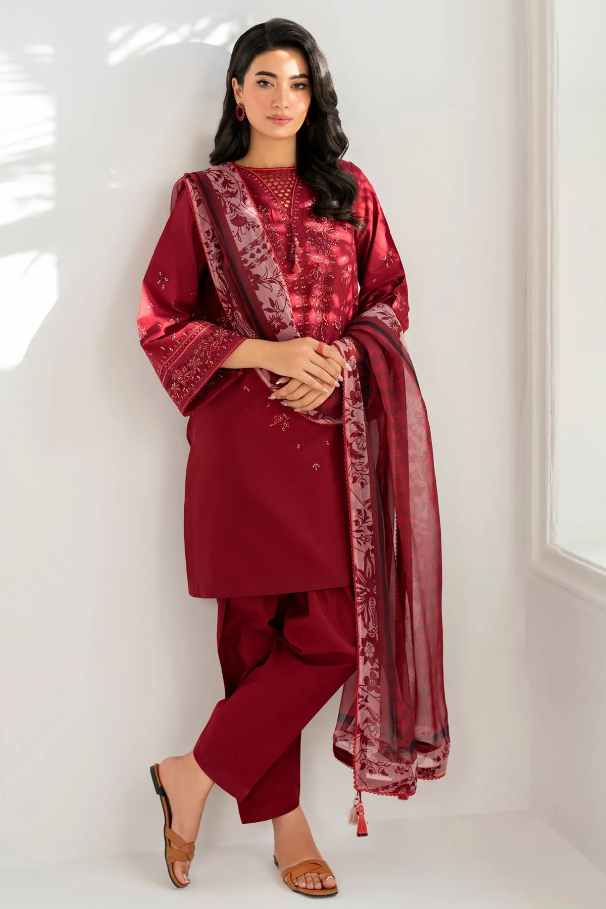 EMBROIDERED DOBBY LAWN USE - 9068