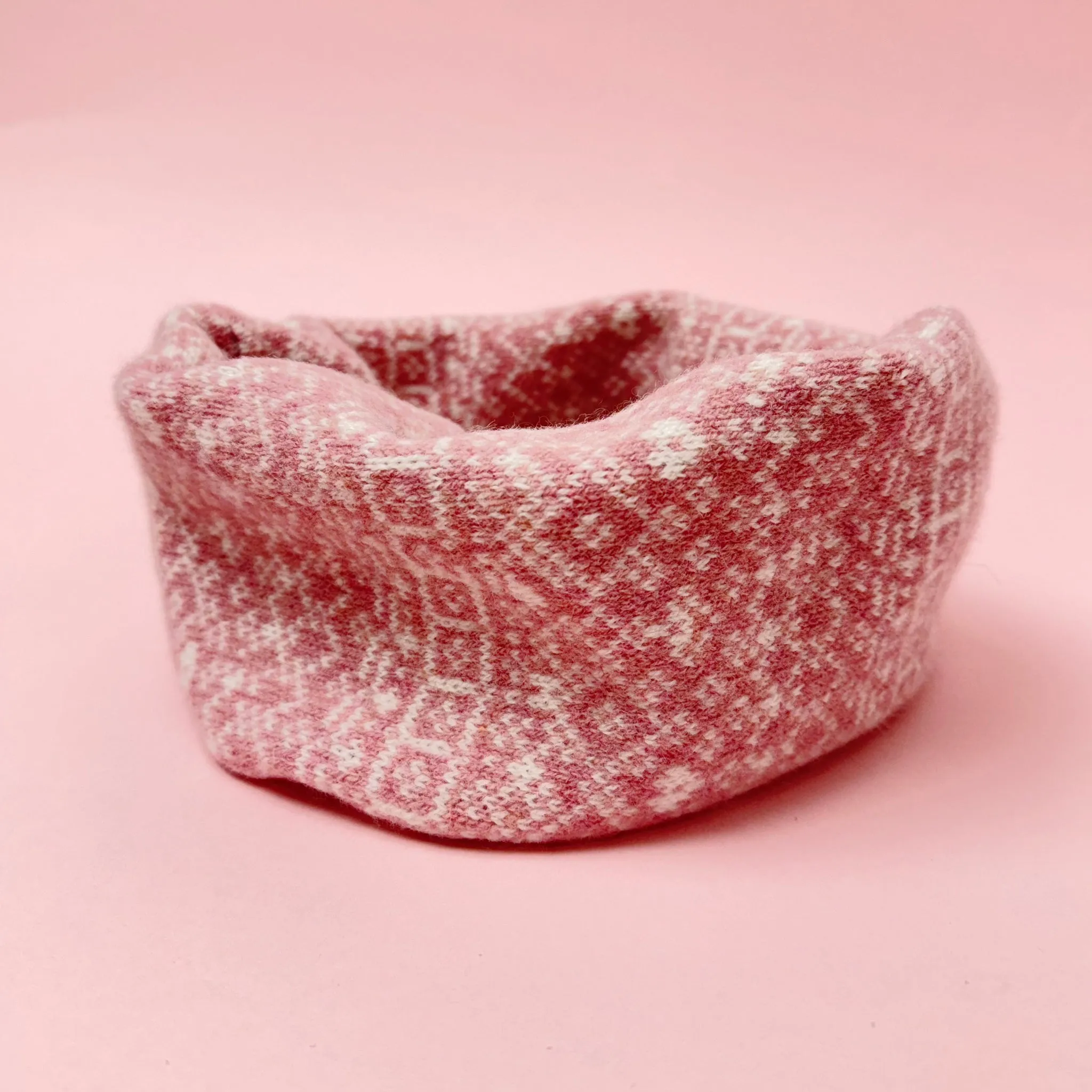 Fair Isle Snood. Pale pink and linen.