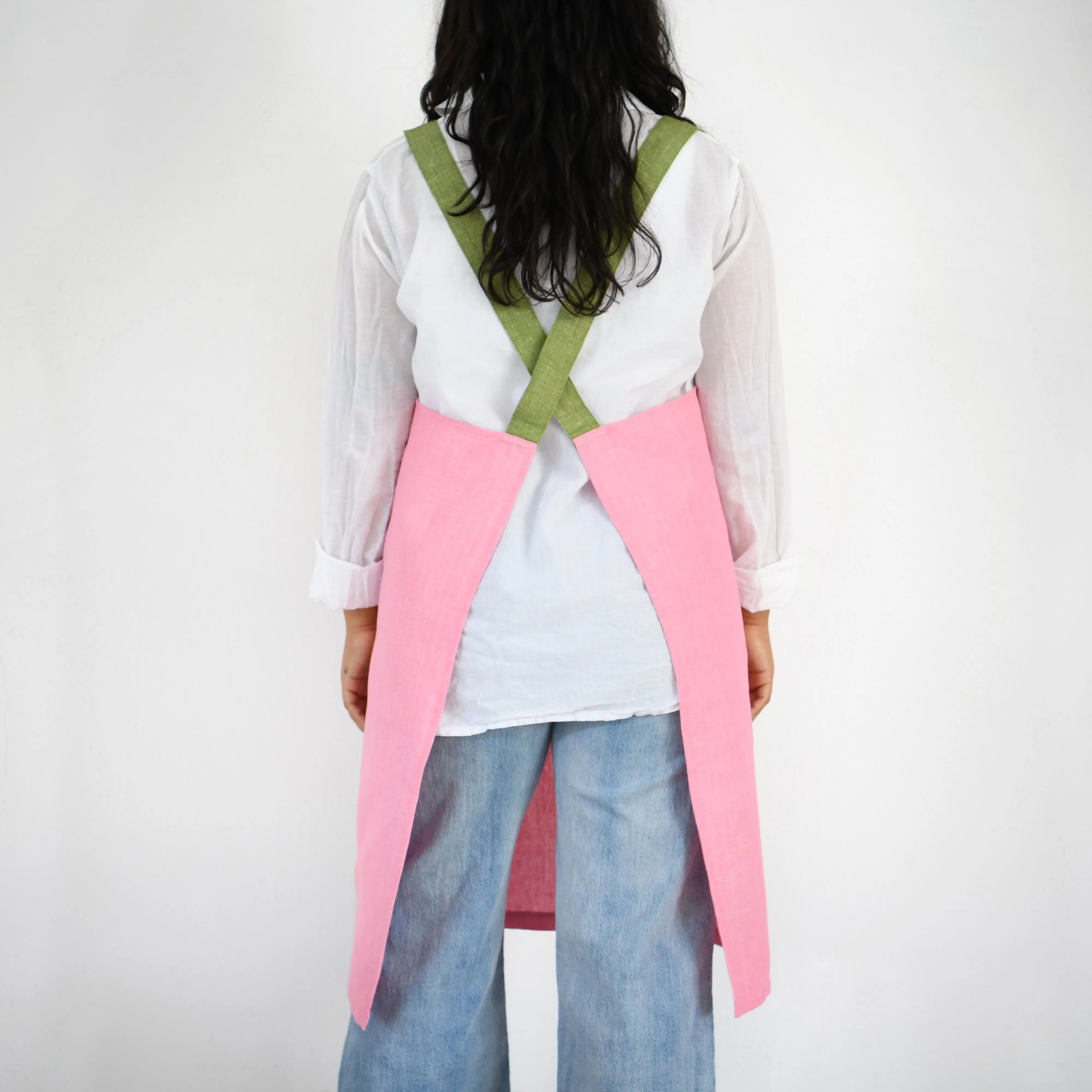 Linen / Cotton Crossback Apron - Rosa   Avocado