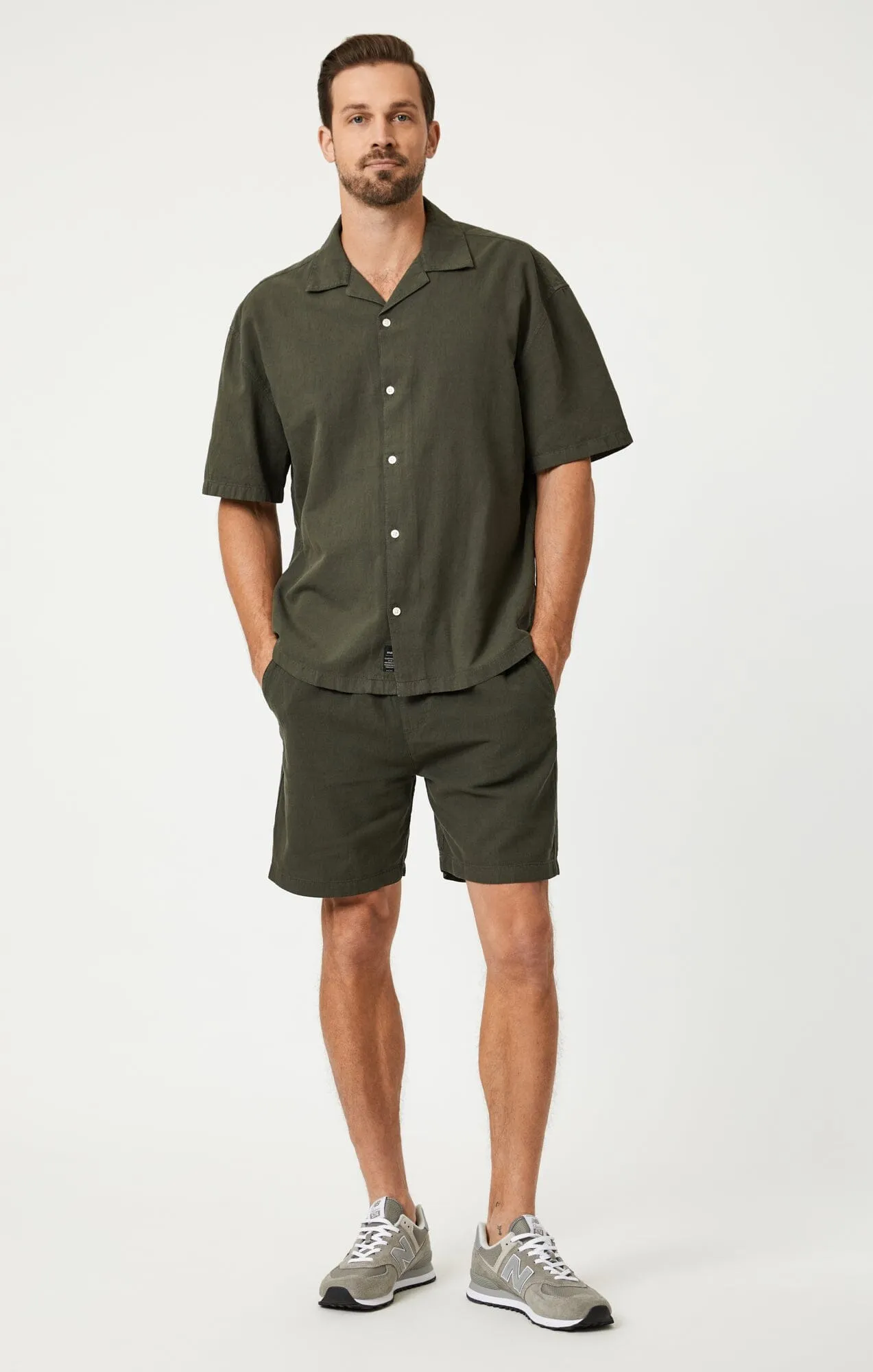 LINEN SHORT SLEEVE BUTTON-UP SHIRT IN ASPHALT