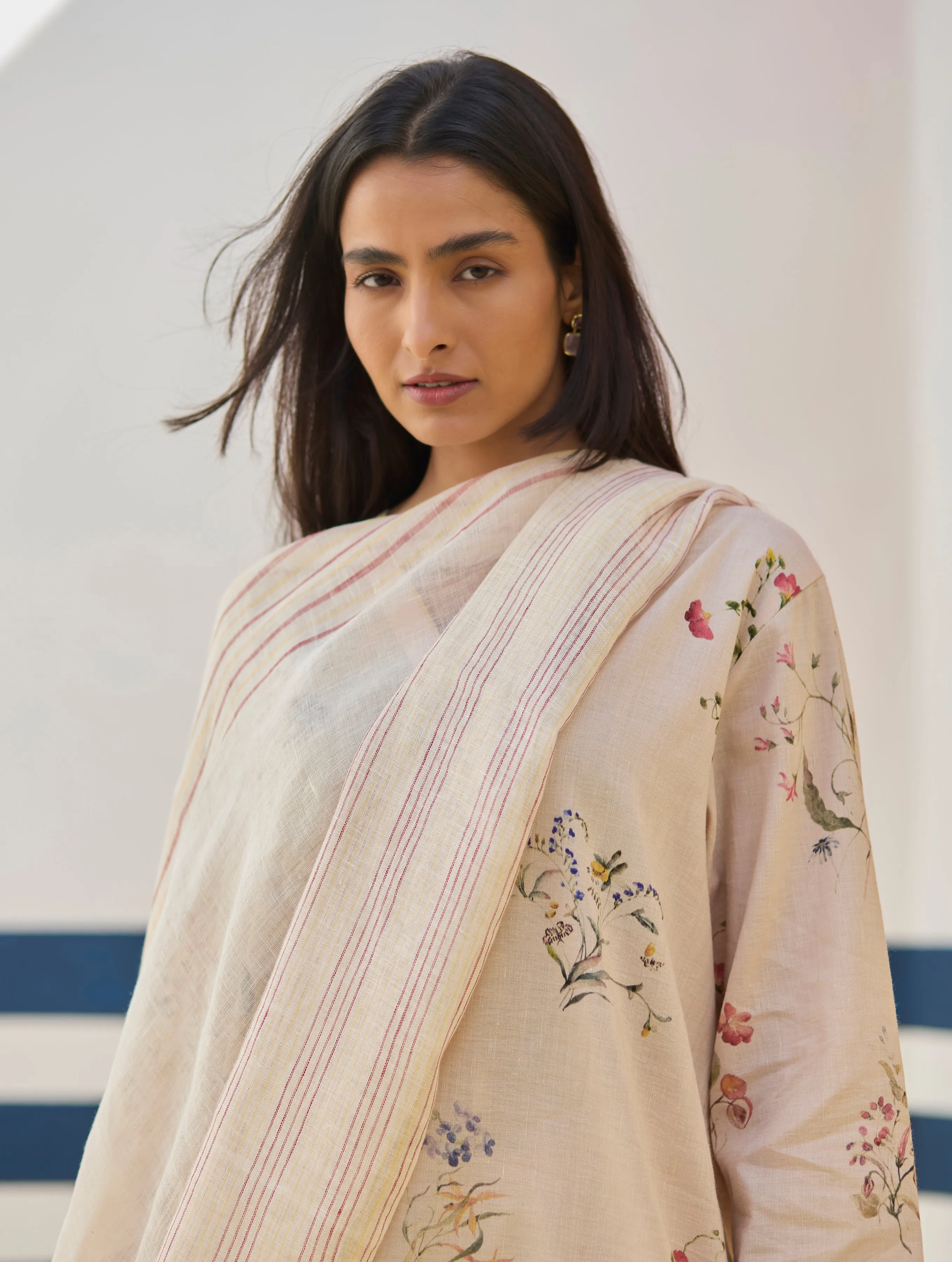 Mana Stripe Handloom Linen Dupatta - Sand